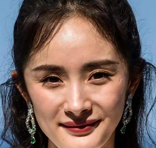 女明星没有整容的_哪个女明星没有整容_整容女星vs未整容女星