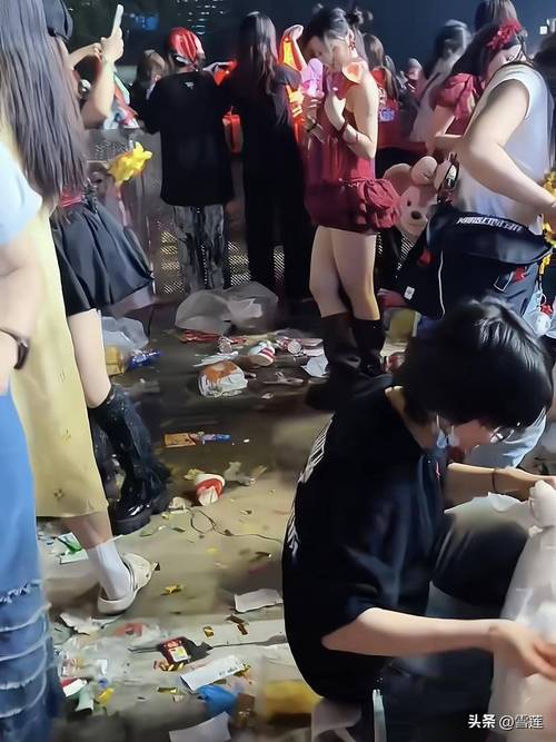 偷拍门再爆！司机卖艺人住址一条5千，粉丝连垃圾都翻