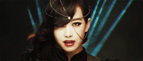 杨超越宋茜林允许佳琪周迅_女星奇葩睡姿揭秘_女明星睡姿照片