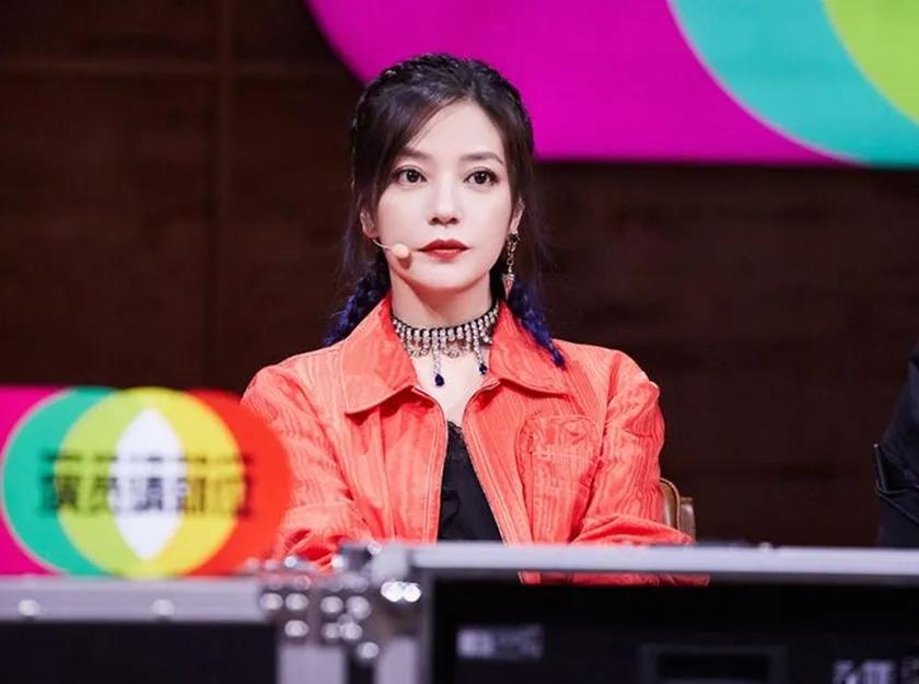 赵薇离婚声明时间线_赵薇现在还在娱乐圈吗_赵薇复出社交网络更新时间