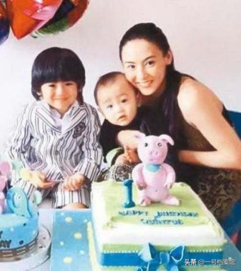 清纯玉女人设崩塌_董洁私生活曝光_黑料最少的当红明星女星,