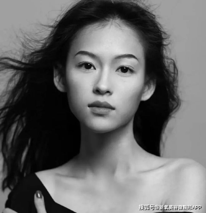 韩素希骨相美女_额头窄颧骨高的女明星_韩素希高颧骨审美