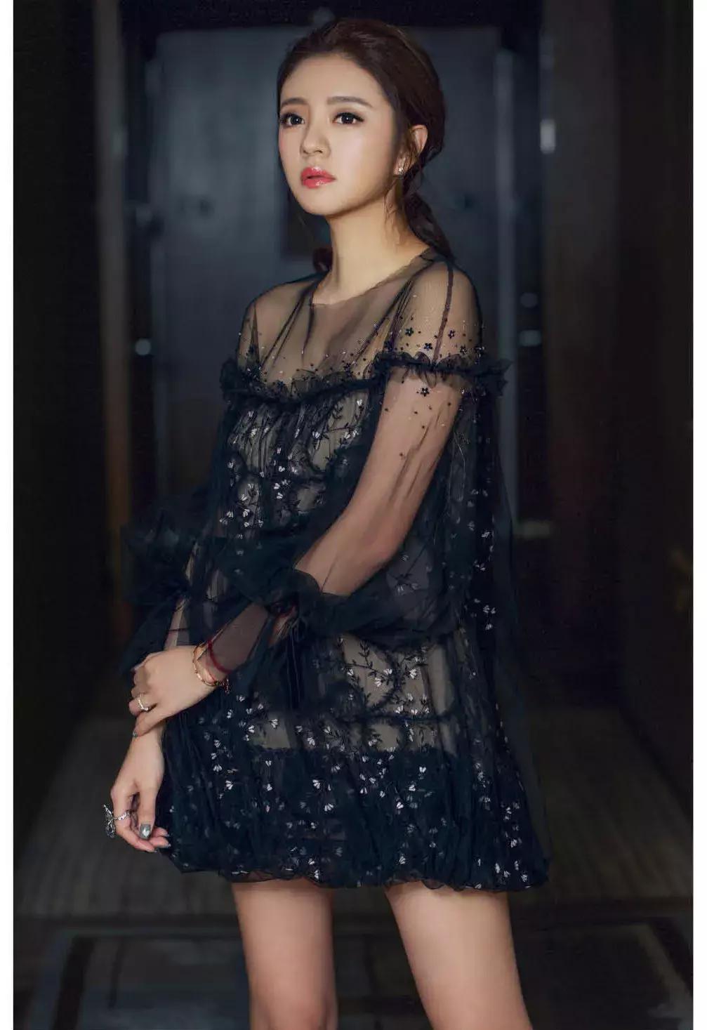 “陈太太”安以轩点赞老公：我相信不是每个男人都可以做到他这样